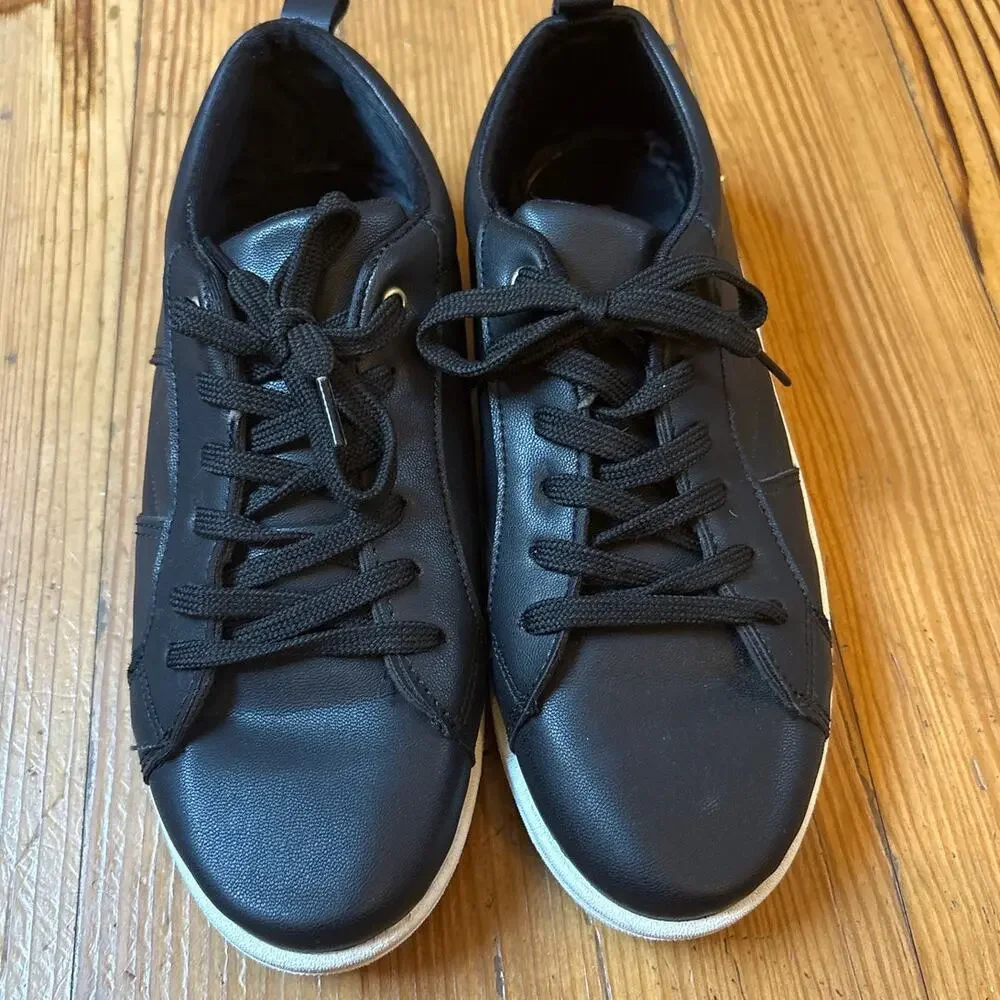 CKlass black‎ faux leather gold accent lace low top sneakers SIZE 8